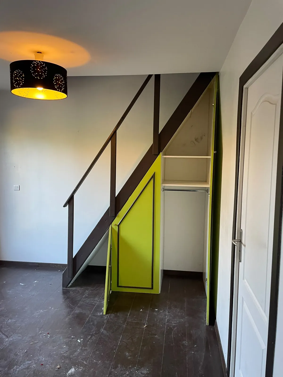 Création d'un escalier avec rangement à Montreuil (93) — après travaux